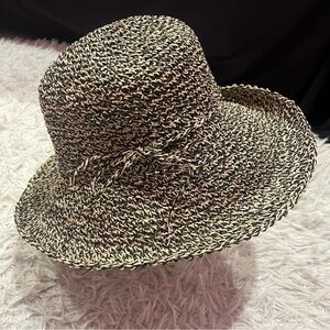 Coldwater Creek Black/Tan Crocheted Women’s Paper Sun Hat